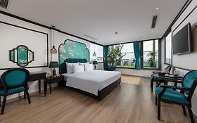 Azen Lakeside Hotel & Travel
